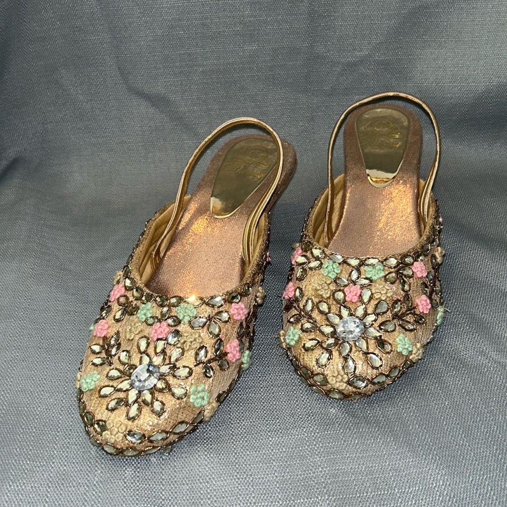 Riwaaz wedge shoes. Size 7.